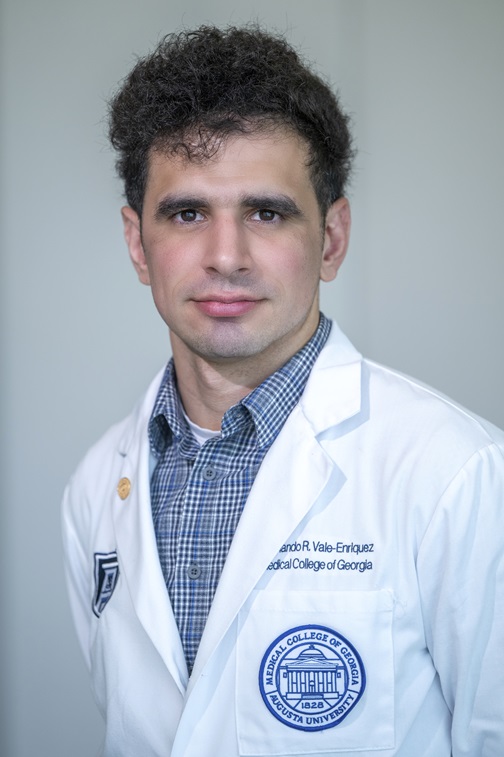 photo of Fernando R. Vale-Enriquez