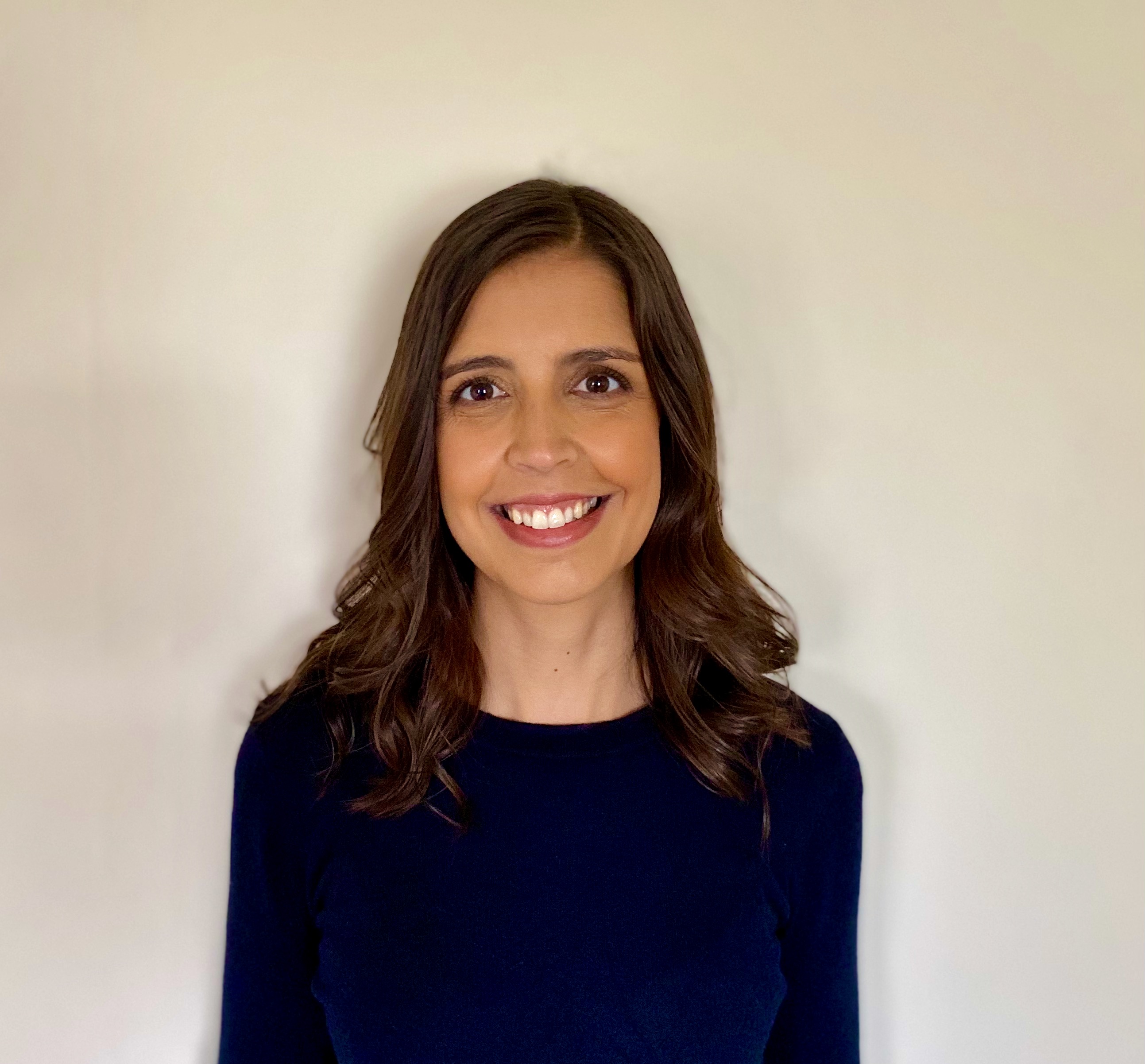 photo of Dr. Raquel Velez Oliveira