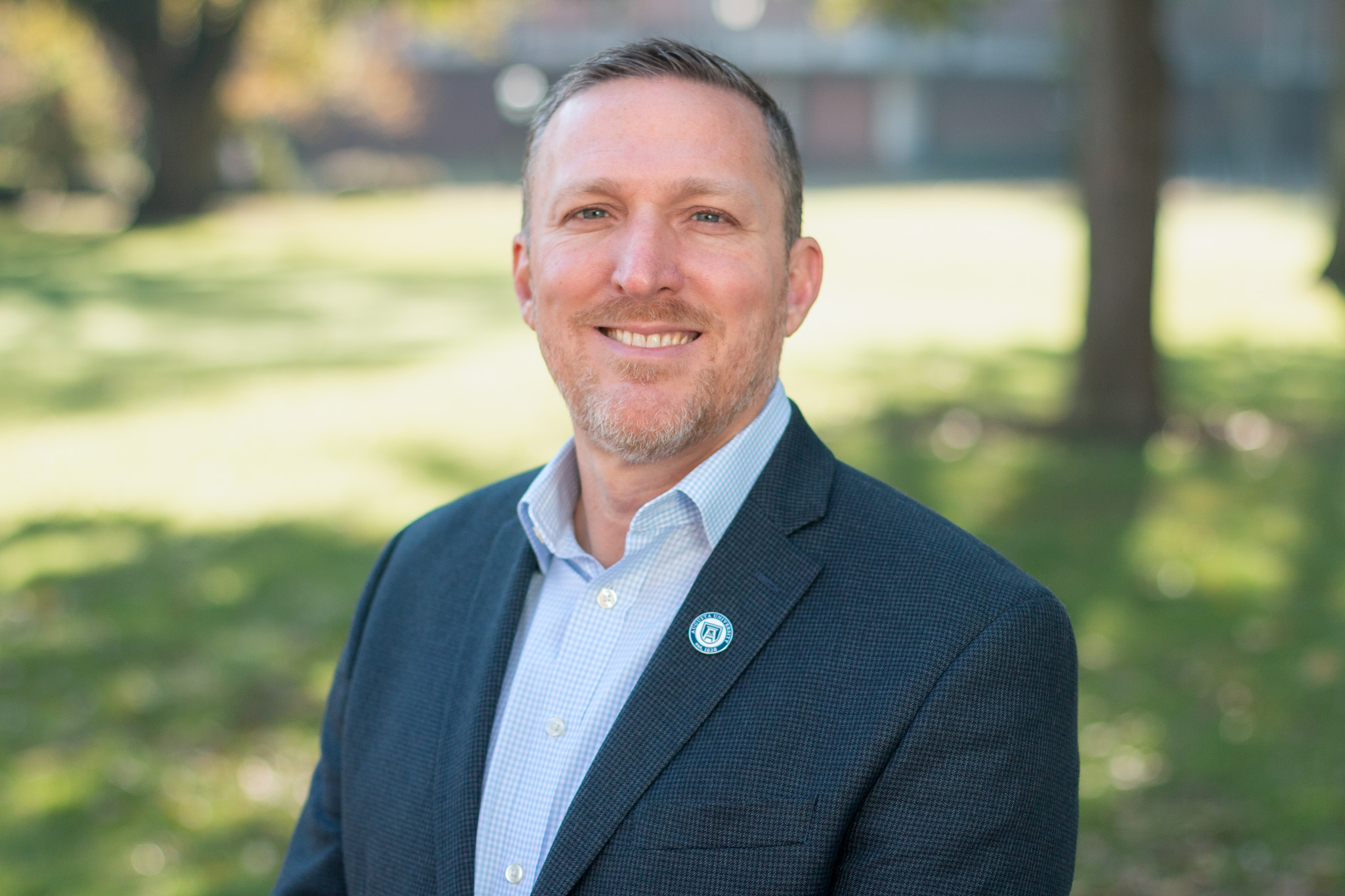 Headshot photo of Doug Blackburn